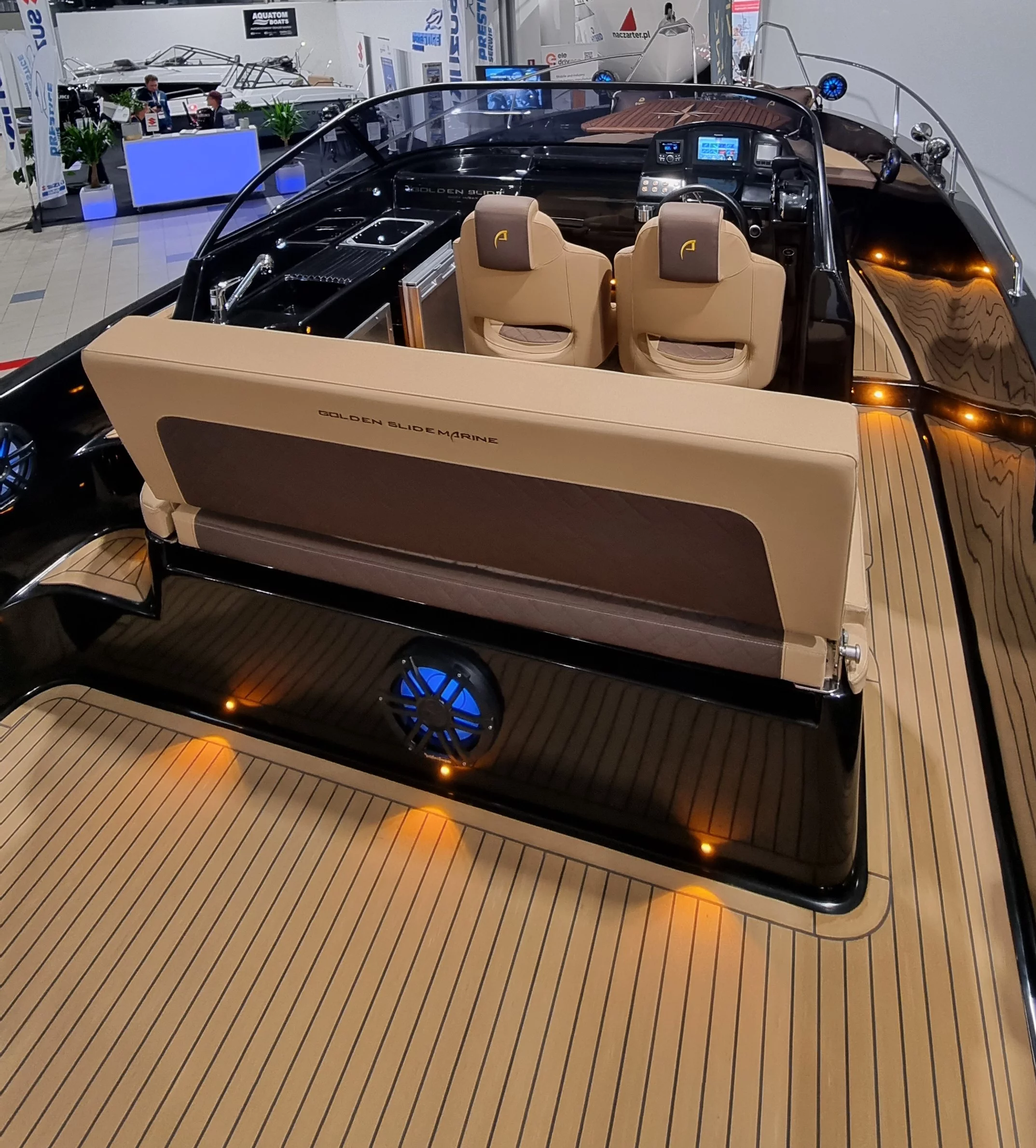 Hybrid 776 - Widok z boku