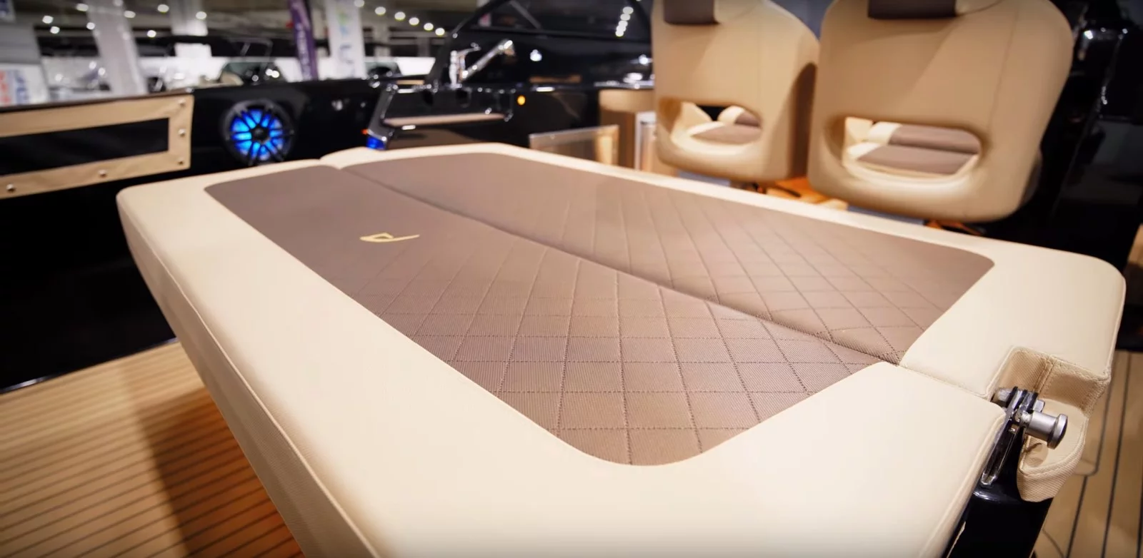 Hybrid 776 - Siedzenia