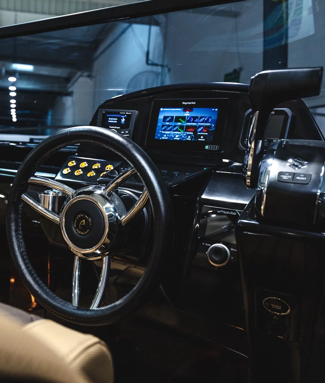 Hybrid 776 - Przód z boku